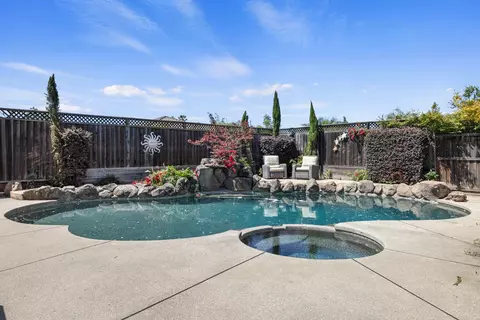 Exterior - 2410 Brittany Ct, Lodi, CA 95242 photo 8 of 13