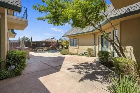 Exterior - 2410 Brittany Ct, Lodi, CA 95242 photo 6 of 13