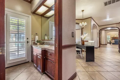 Entry Way - 2410 Brittany Ct, Lodi, CA 95242 photo 8 of 20