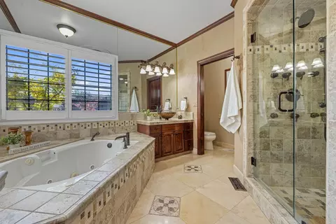 Bath - 2410 Brittany Ct, Lodi, CA 95242 photo 4 of 9