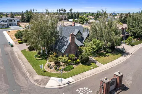 View/Area - 2410 Brittany Ct, Lodi, CA 95242 photo 2 of 11
