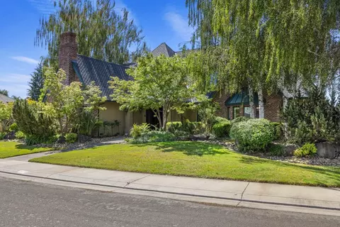 Exterior - 2410 Brittany Ct, Lodi, CA 95242 photo 2 of 13