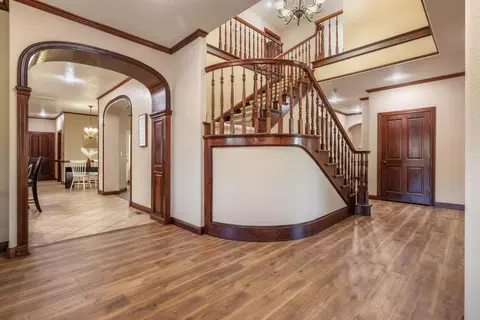Entry Way - 2410 Brittany Ct, Lodi, CA 95242 photo 4 of 20