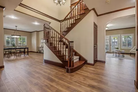 Entry Way - 2410 Brittany Ct, Lodi, CA 95242 photo 3 of 20