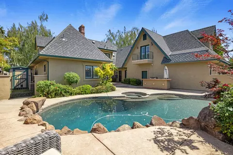 Exterior - 2410 Brittany Ct, Lodi, CA 95242 photo 11 of 13