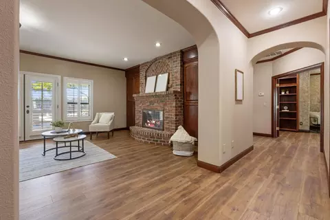 Entry Way - 2410 Brittany Ct, Lodi, CA 95242 photo 9 of 20