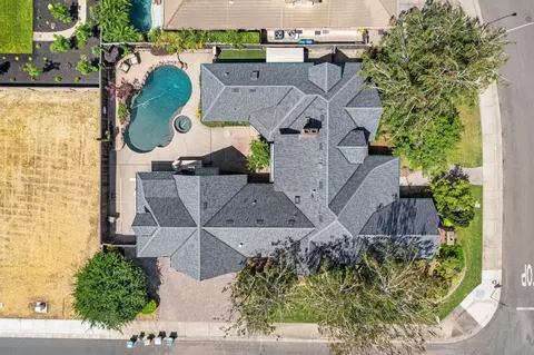 View/Area - 2410 Brittany Ct, Lodi, CA 95242 photo 7 of 11