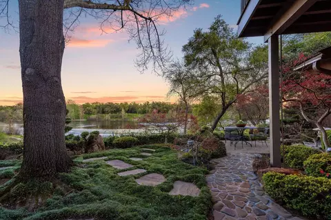 23 Riverbank Pl, Carmichael, CA 95608