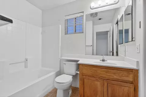 Bath - 810 River Raft Ct, Modesto, CA 95351 photo 5 of 5
