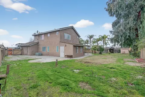 Exterior - 810 River Raft Ct, Modesto, CA 95351 photo 4 of 4