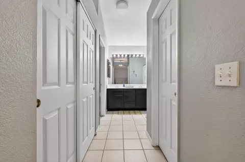 Entry Way - 810 River Raft Ct, Modesto, CA 95351 photo 5 of 6