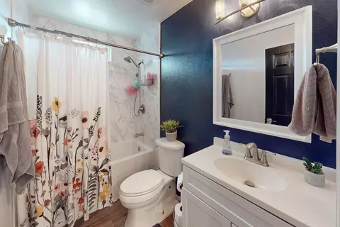 Bath - 2637 Acacia, Sutter, CA 95982 photo 1 of 4