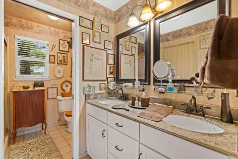 Bath - 3909 Fieldcrest Ct, Modesto, CA 95355 photo 3 of 4