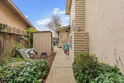 Exterior - 3909 Fieldcrest Ct, Modesto, CA 95355 photo 5 of 9