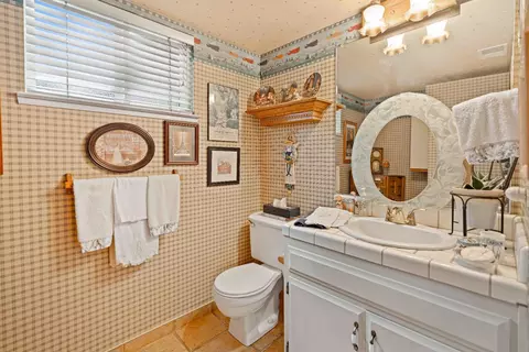 Bath - 3909 Fieldcrest Ct, Modesto, CA 95355 photo 1 of 4