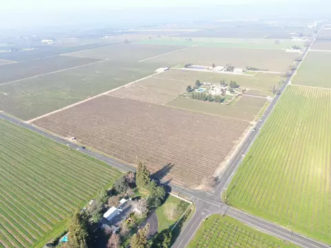 3155 W Woodbridge Rd, Lodi, CA 95242