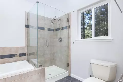 Bath - 6680 Diablo View Ct, Placerville, CA 95667 photo 2 of 4