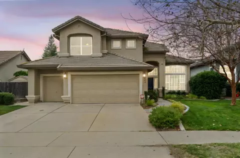 683 Fifteen Mile Dr, Roseville, CA 95678