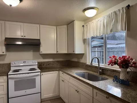 9302 Eaglepoint Ln, Stockton, CA 95210 photo 10