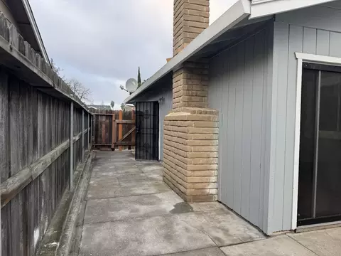 9302 Eaglepoint Ln, Stockton, CA 95210 photo 22