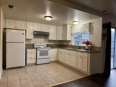 9302 Eaglepoint Ln, Stockton, CA 95210 photo 9