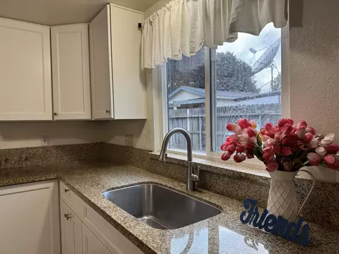 9302 Eaglepoint Ln, Stockton, CA 95210 photo 11