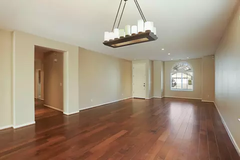 Living - 524 Glenbriar Cir, Tracy, CA 95377 photo 1 of 6