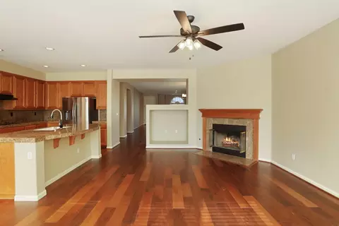 Living - 524 Glenbriar Cir, Tracy, CA 95377 photo 6 of 6