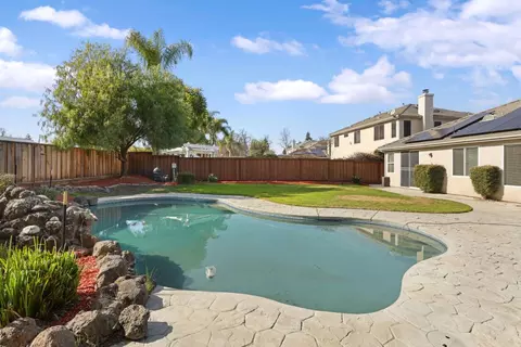 Exterior - 524 Glenbriar Cir, Tracy, CA 95377 photo 6 of 9