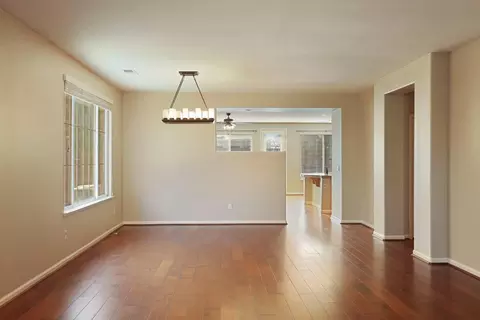 Living - 524 Glenbriar Cir, Tracy, CA 95377 photo 2 of 6