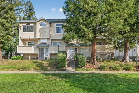 7402 Kallie Kay Ln, Sacramento, CA 95823