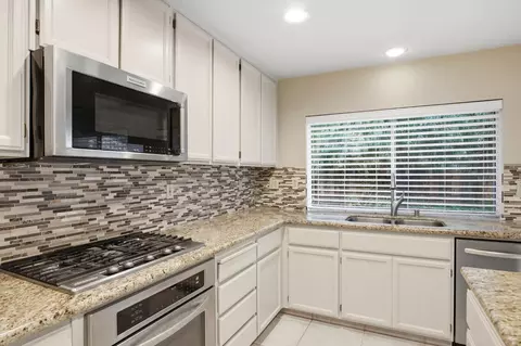 Kitchen - 1466 Mansfield St, Tracy, CA 95376 photo 4 of 5
