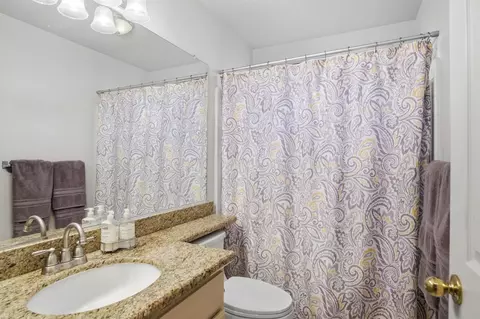 Bath - 1466 Mansfield St, Tracy, CA 95376 photo 1 of 4