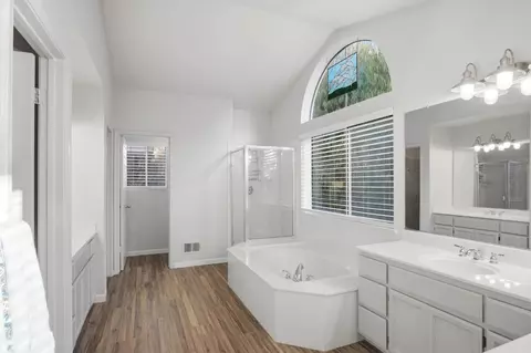 Bath - 1466 Mansfield St, Tracy, CA 95376 photo 3 of 4