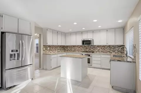 Kitchen - 1466 Mansfield St, Tracy, CA 95376 photo 2 of 5