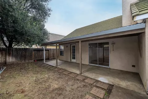 Exterior - 1007 Kirksey Dr, Turlock, CA 95382 photo 7 of 8