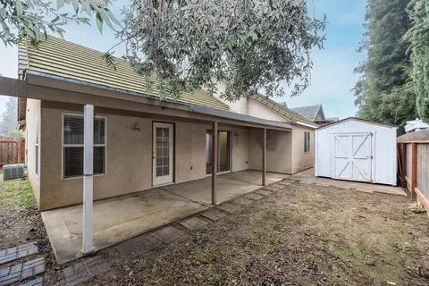 Exterior - 1007 Kirksey Dr, Turlock, CA 95382 photo 5 of 8