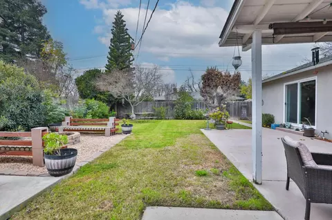 Exterior - 1609 Augusta Ct, Modesto, CA 95350 photo 12 of 14
