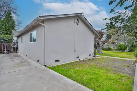 Exterior - 1609 Augusta Ct, Modesto, CA 95350 photo 7 of 14
