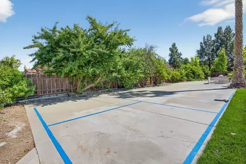 Exterior - 8420 W Fairoaks Rd, Tracy, CA 95304 photo 5 of 17
