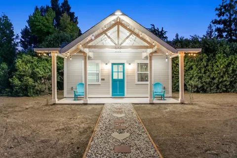 Exterior - 8420 W Fairoaks Rd, Tracy, CA 95304 photo 16 of 17