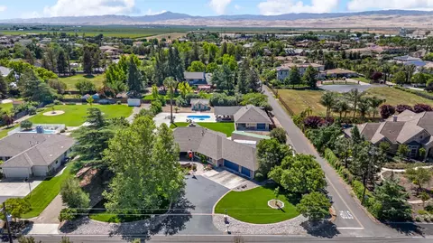 View/Area - 8420 W Fairoaks Rd, Tracy, CA 95304 photo 5 of 8
