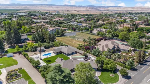 View/Area - 8420 W Fairoaks Rd, Tracy, CA 95304 photo 6 of 8