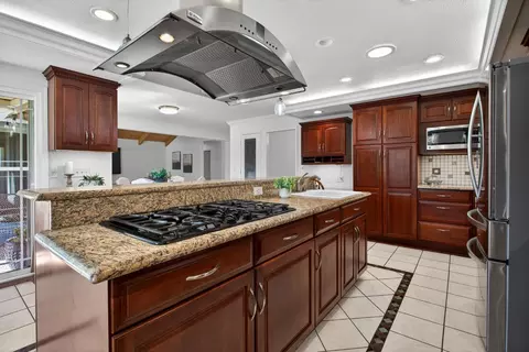 Kitchen - 8420 W Fairoaks Rd, Tracy, CA 95304 photo 3 of 6
