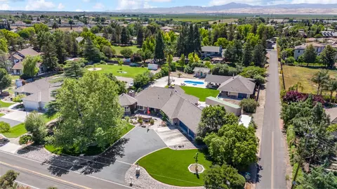 View/Area - 8420 W Fairoaks Rd, Tracy, CA 95304 photo 2 of 8