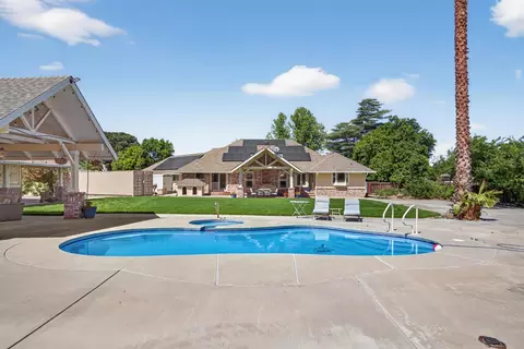 Exterior - 8420 W Fairoaks Rd, Tracy, CA 95304 photo 11 of 17