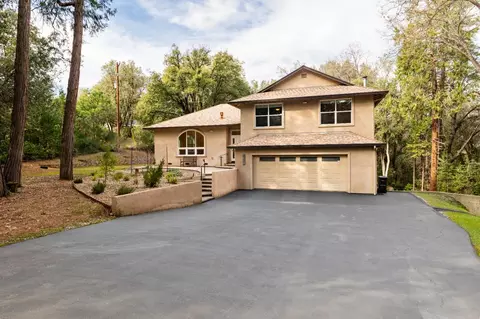 18777 S Sugar Pine Dr, Pine Grove, CA 95665