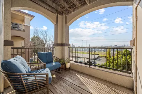 701 Gibson Dr #1226, Roseville, CA 95678