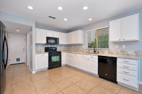 Kitchen - 4376 Grafton Cir, Mather, CA 95655 photo 2 of 2