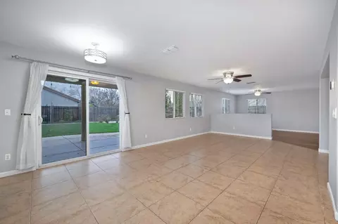 Living - 4376 Grafton Cir, Mather, CA 95655 photo 10 of 11